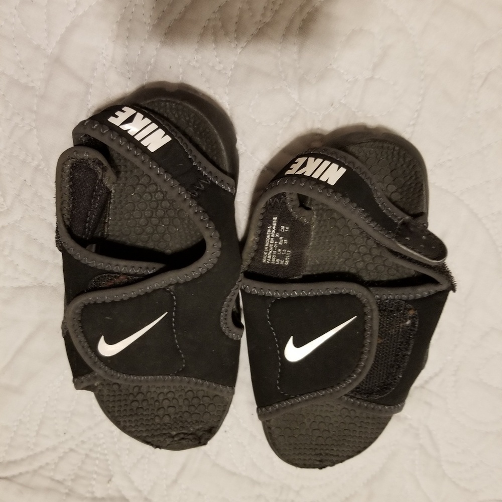 Boy's Nike Sandals